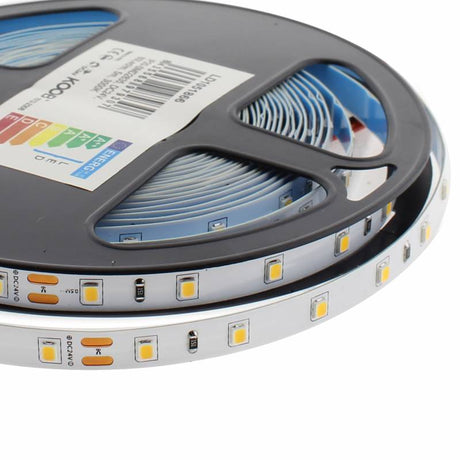 Tira LED de alta potencia lumínica SMD2835. Incorpora cinta adhesiva 3M-300LSE de máxima calidad para colocar la tira en cualquier superficie. Tira de 5 metros.