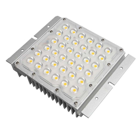 Módulo optico de LED con potencia de 50W con chip led Bridglux SMD5050 de 8 núcleos de alta luminosidad de 188lm/w de eficacia luminosa y driver GXTronic. Este modulo IP67 esta pensado para colocar en farolas Villa y Fernandina.