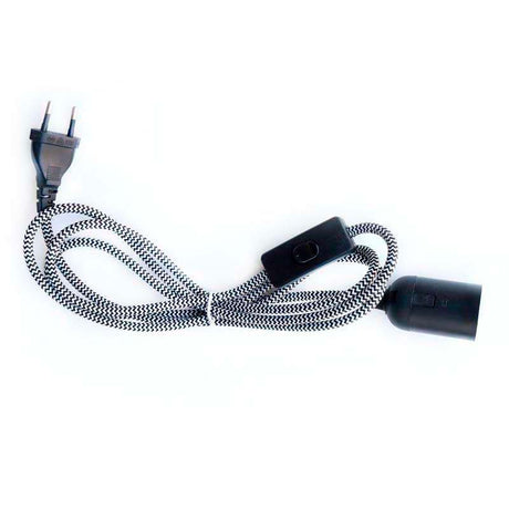 Cable eléctrico textil con portalámparas E27, interruptor y enchufe. Consta de dos hilos de sección 2x0,75mm y aislamiento de PVC. Capacidad de corriente de 6A.