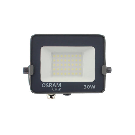El Foco Proyector LED SMD de 30W que incorpora Chip OSRAM es una opción muy interesante en todo tipo de aplicaciones de exterior. Destaca por su eficiencia, alto CRI, alto factor de potencia y robustez.