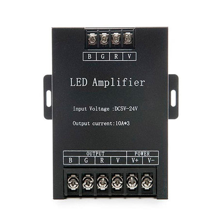 El amplificador RGB Pixel LED permite prolongar la longitud de metros lineales que se pueden instalar, logrando efectos mucho más homogéneos y a mayores distancias, sin necesidad de un tendido paralelo de cables.