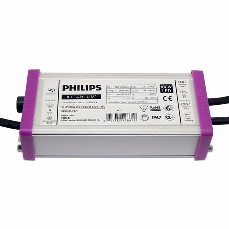 Driver Xitanium Philips de máxima confiabilidad y flexibilidad en aplicaciones exteriores. Permite programar la potencia hasta 65W y cambiar el brillo automáticamente para adaptarse de forma inteligente a los distintos escenarios nocturnos que sean necesarios en la luminaria.