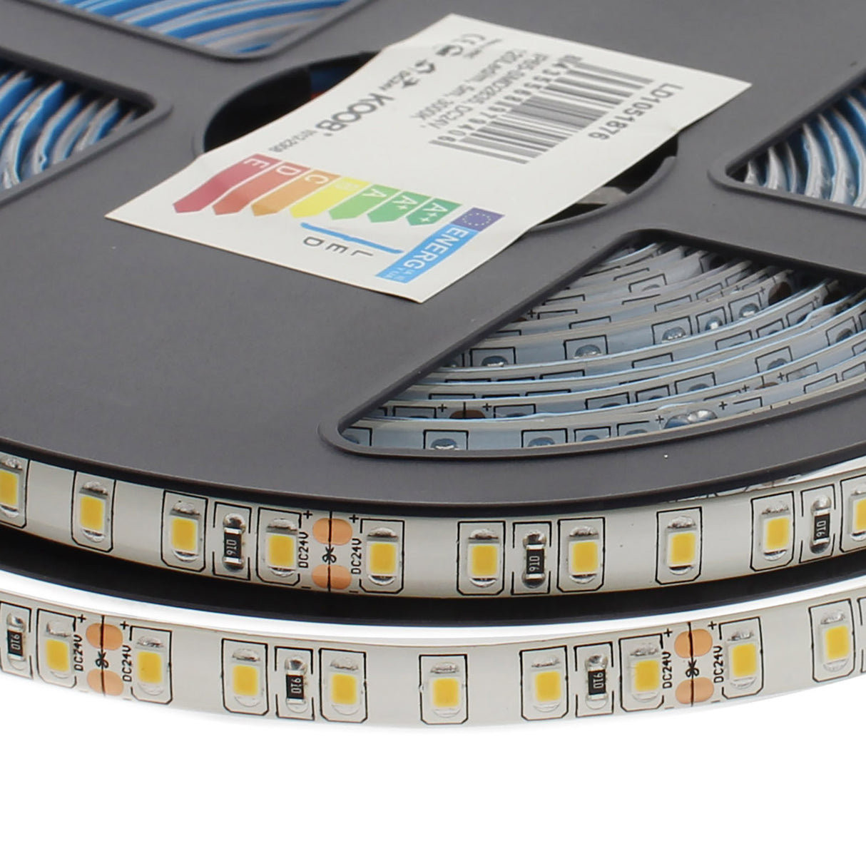 Tira LED de alta potencia lumínica SMD2835. Incorpora cinta adhesiva 3M-300LSE de máxima calidad para colocar la tira en cualquier superficie. Tira de 5 metros.