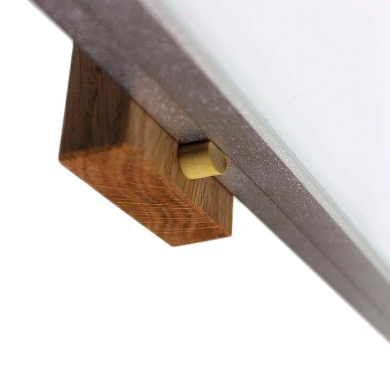Soportes de alta calidad realizados en madera maciza de roble francés y boj. Especialmente diseñados para la instalación de paneles led en superficie. Instalación rápida y sencilla para todo tipo de techos.