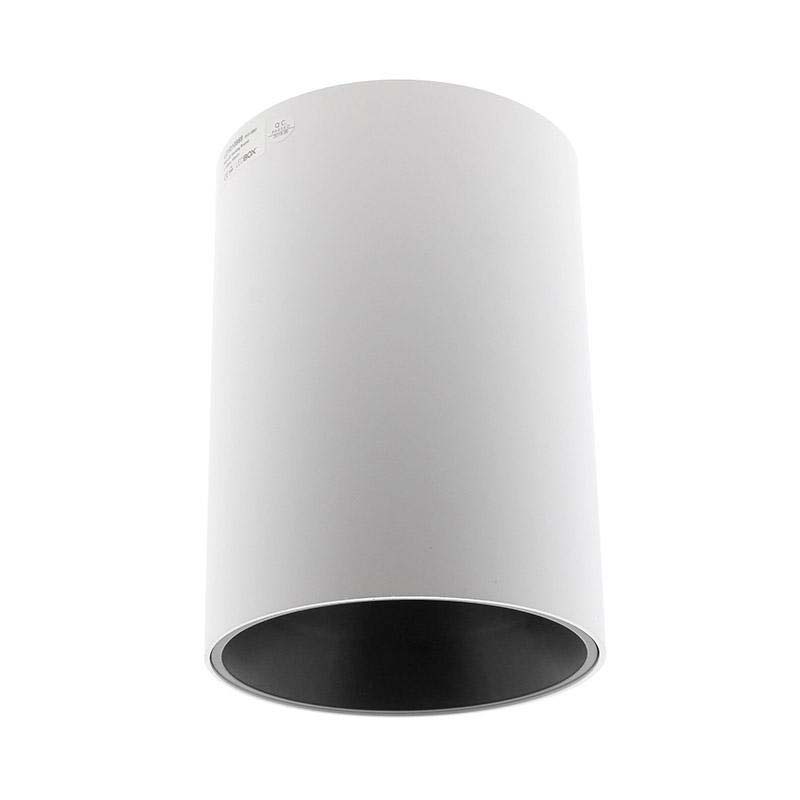 Luminaria que permite alojar el LED profesional HOTEL SPOT LED de Ø135mm de 24W para la iluminación general de todo tipo de ambientes. De estilo minimalista fabricado en aluminio de alta calidad y lacado en color blanco mate. Permite su instalación en techo. También de forma suspendida, en carril y carril suspendido. Ideal para proyectos profesionales. Incluye reflector basculante.