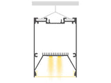 Luminaria de suspensión lineal lacado en color blanco y con una longitud de 2 metros que ofrece una iluminación general a través del difusor de policarbonato opal que crea un ambiente perfecto para cualquier estancia. Regulación de intensidad TRIAC.