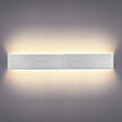 Elegante aplique LED de pared de diseño minimalista. Permite generar un tipo de luz difusa y homogénea a la vez. Son elementos funcionales y decorativos. Los apliques de pared Led suelen ser luminarias que complementan a la iluminación principal siendo un elemento importante en la decoración de los más variados ambientes.