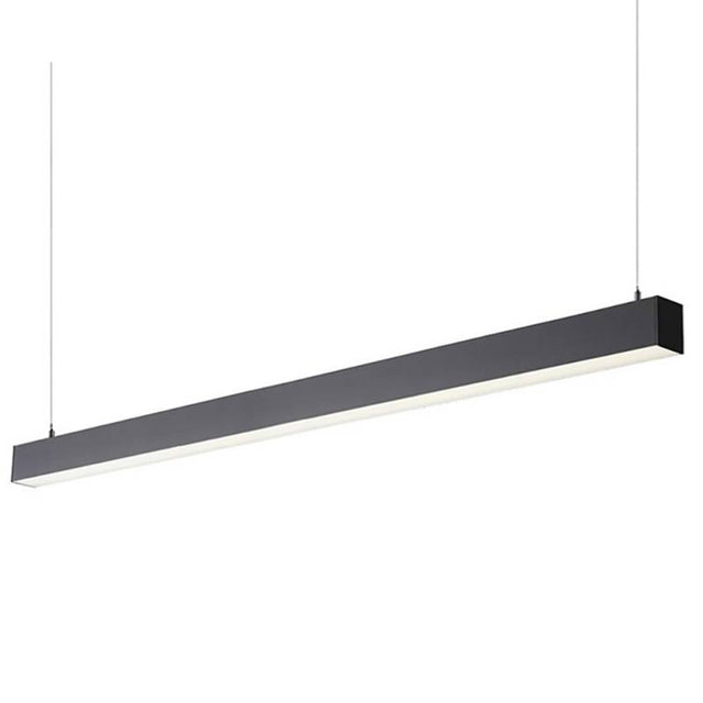 Luminaria de suspensión lineal lacado en color negro y con chip led Philips Lumiled y una longitud de 120cm que ofrece una iluminación general a través del difusor de policarbonato opal que crea un ambiente perfecto para cualquier estancia. Incluye accesorios para su instalación suspendida o en superficie.