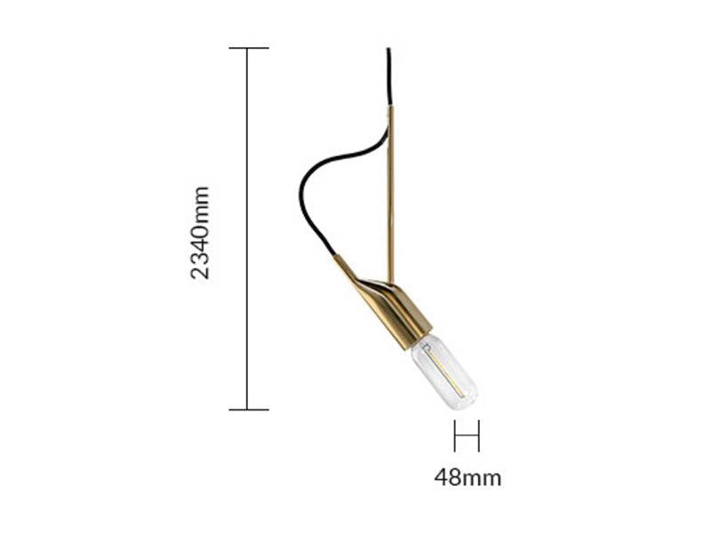 MIC es el nuevo y sorprendente diseño de Jurre Groenenboom. Un icono que recuerda a un micrófono antiguo y facilita jugar con el ángulo de la luz.