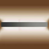 Aplique LED de pared funcional y decorativo de diseño moderno y minimalista en color plata. Permite generar un tipo de luz difusa y homogénea. Los apliques de pared Led suelen ser luminarias que complementan a la iluminación principal siendo un elemento importante en la decoración de los más variados ambientes.
