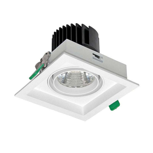 Empotrado led tipo Kardan. Luminaria totalmente orientable y fabricada en aluminio y lacada en color blanco y fondo en negro. Luminaria de gran potencia para pasillos, cocinas, baños, salones y tiendas consiguiendo una gran eficiencia energética.