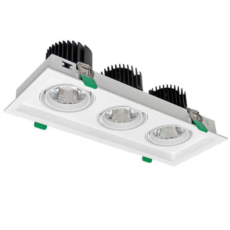 Empotrado led tipo Kardan. Luminaria totalmente orientable y fabricada en aluminio y lacada en color blanco y fondo en negro. Luminaria de gran potencia para pasillos, cocinas, baños, salones, tiendas consiguiendo una gran eficiencia energética.