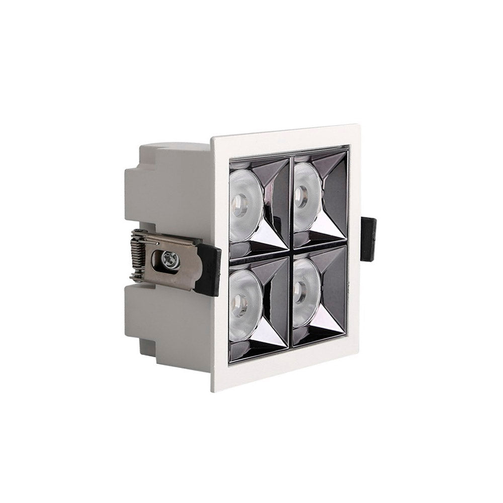Foco empotrable LED con chip OSRAM SMD5050  de alta potencia y con 20W de potencia. Dispone de factor antideslumbramiento URG 17 y un ángulo de apertura de 24º. Con una iluminación más directa para centrar la luz en puntos específicos. Una iluminación de acentuación elegante y distintiva.