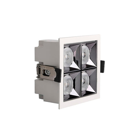 Foco empotrable LED con chip OSRAM SMD5050  de alta potencia y con 20W de potencia. Dispone de factor antideslumbramiento URG 17 y un ángulo de apertura de 24º. Con una iluminación más directa para centrar la luz en puntos específicos. Una iluminación de acentuación elegante y distintiva.