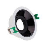 Housing compatible con el foco profesional HOTEL SPOT 9-15w de Ø55mm de diámetro. Con una gran calidad de sus materiales y acabados en lacado en color blanco mate y reflector pulido en negro titanio. Basculante. Altura 35mm para alojar el spot led.