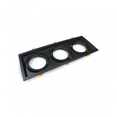 Marco triple empotrable y orientable de acero para tres lámparas AR111