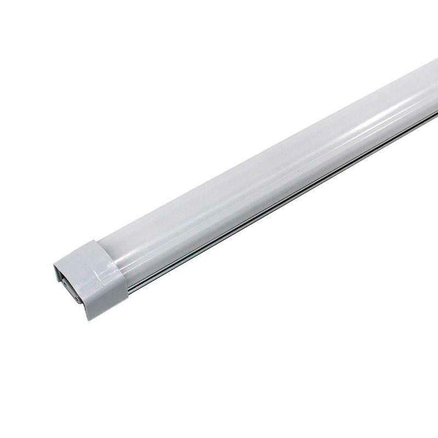 Barra led para de reducidas dimensiones y 60cm de largo que abre nuevas posibilidades a la iluminación lineal. Especialmente concebidas para la iluminación de interiores de armarios, estanterías, baldas, caravanas, etc. 