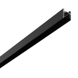 Carril magnético slim de 1 metro de longitud de color negro para fijar en superficie o suspendido. Incorpora banda magnética y pistas eléctricas para conectar las luminarias MAGNETIC de forma rápida y fácil.