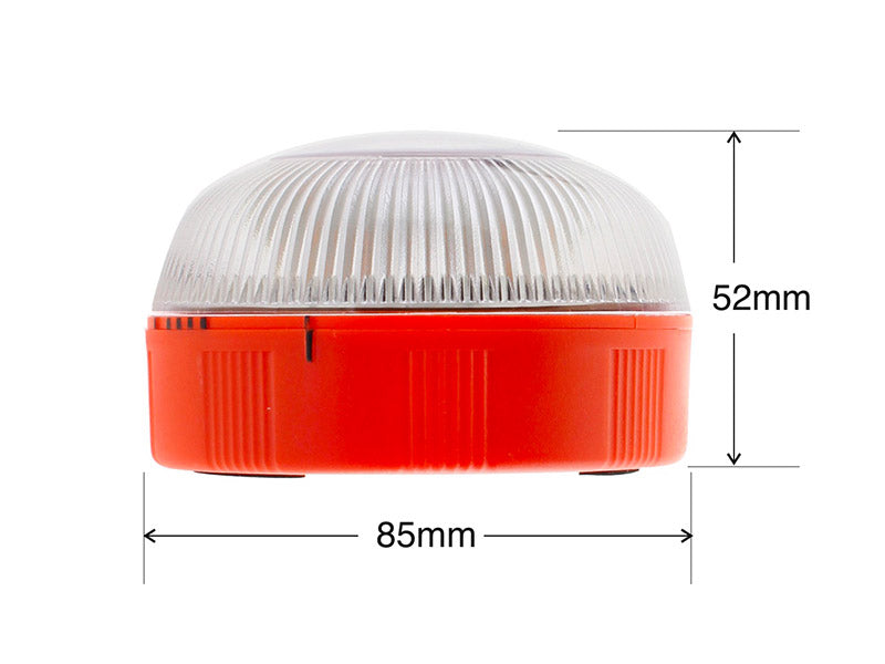 La Luz de Emergencia V16 para Vehículos Homologada DGT es una baliza con luz de alta intensidad, base magnética y resistente al agua. La luz de emergencia V16 se trata de un pequeño dispositivo que se fija al techo del vehículo y emite una luz de color ámbar, visible a gran distancia (hasta 1000m) y cuyo destello es giratorio y secuencial. Es el sustituto o complemento de los triángulos de emergencia de vehículos inmovilizados en una vía pública. También incluye función de linterna con luz blanca de alta in