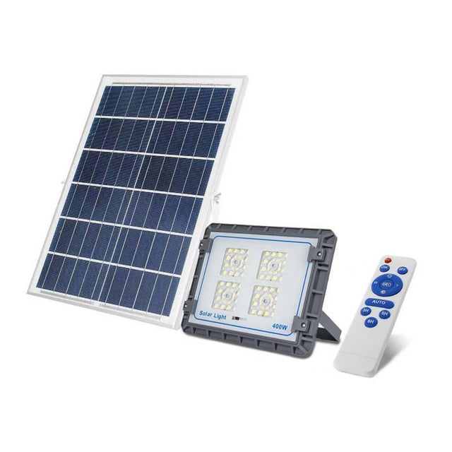 Kit que incluye proyector CCT (luz fría, neutra y cálida) con mando a distancia, con batería integrada, panel solar y herrajes para su instalación. Ideal para iluminar de manera automatizada y sin necesidad de corriente eléctrica cualquier zona de exterior.