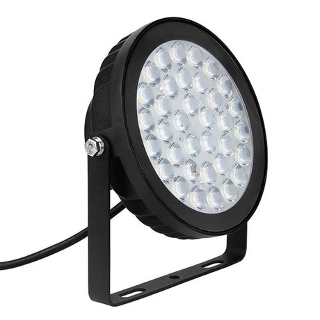 Foco proyector Led orientable de exterior con estaca para su fijación al suelo. Altas prestaciones y gran resistencia (IP65). Ofrece máximo control y amplias posibilidades de decoración con luz RGB y luz blanca ajustable desde 2700K a 6500K. 
