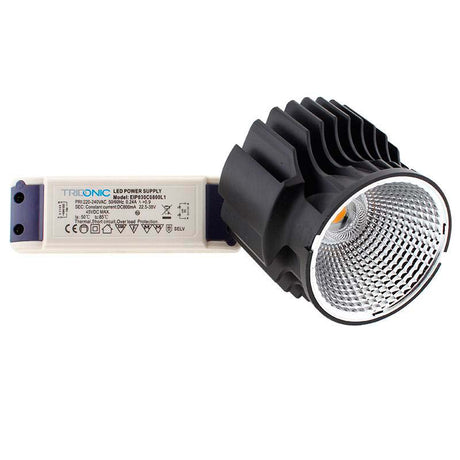 Spot LED de calidad profesional con chip led de alta potencia lumínica BRIDGELUX V13B, driver led TRIDONIC y disipador de aluminio de diseño patentando que alarga la vida útil y garantiza un flujo luminosos estable a lo largo del tiempo. Con un CRI >90 que asegura una perfecta reproducción cromática. Especialmente indicado para los Housing HOTEL Spot.
