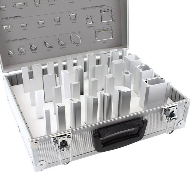 Maletín con un amplio muestrario de perfiles de aluminio para la instalación de tiras led. Incluye perfiles de SUPERFICIE, EMPOTRADOS, para ESQUINAS, de TECHO EMPOTRADOS. Consíguelo GRATIS por un pedido mínimo de 1.500€ en perfiles.
