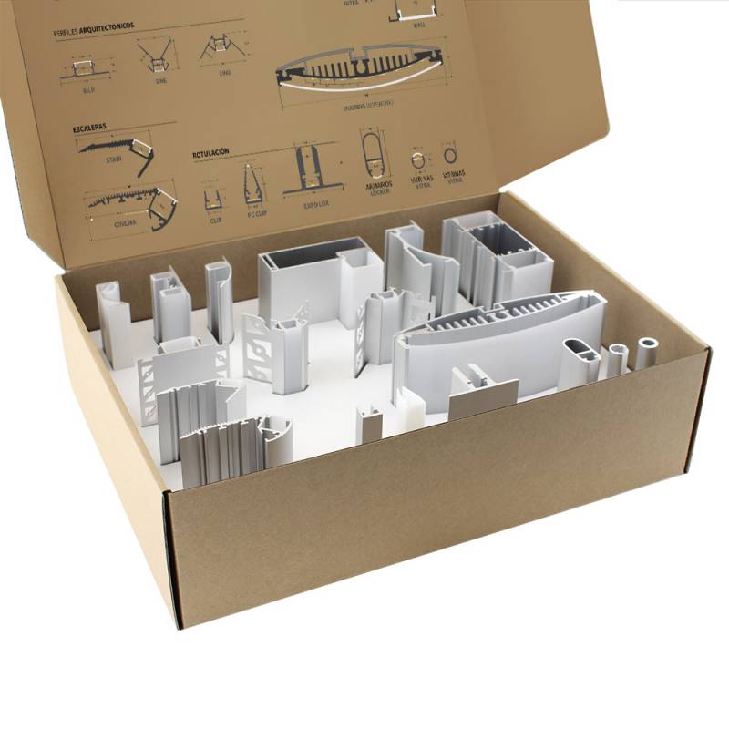 Caja con un amplio muestrario de perfiles de aluminio para la instalación de tiras led. Incluye perfiles para instalación en PARED, ARQUITECTONICOS, para ROTULACIÓN, para ARMARIOS, para ESCALERAS, VITRINAS. Consíguelo GRATIS por un pedido mínimo de 1.000€ en perfiles.