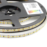 Tira LED con el nuevo Chip Samsung de alta potencia lumínica SMD2835. Incorpora cinta adhesiva 3M-300LSE de máxima calidad para colocar la tira en cualquier superficie. Tira de 5 metros con 1050 led de alto brillo y un elevado CRI 95 que proporciona una luz espectacular.