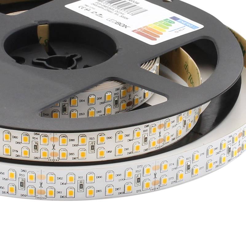 Tira LED con el nuevo Chip Samsung de alta potencia lumínica SMD2835. Incorpora cinta adhesiva 3M 300LSE  para colocar la tira en cualquier superficie. Tira de 5 metros con dos filas de led. Con sus 240led por metros ofrece una luminosidad de alto brillo para los proyectos más exigentes.