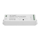 Controlador específico para paneles led con entrada DC30-40C, 900mA. En combinación con un mando permite regular la intensidad y temperatura, apagado/encendido de un panel led. Con un mismo mando es posible controlar todos los controladores a su alcance.