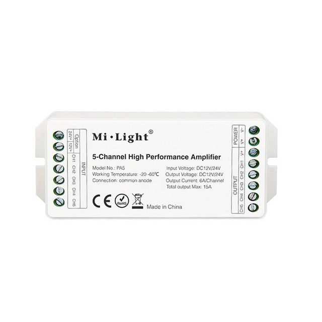 Amplificador de señal para tiras LED hasta 5 canales, para tiras monocolor, blanco dual, RGB o RGB+CCT. Necesario para instalación de tiras LED que superen los 8 metros de longitud o donde la señal necesita más potencia.