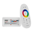 Completo controlador con botonera táctil y control remoto RF. Compatible con el Controlador HUB Wi-Fi LED, por lo que puede recibir las órdenes de forma inalámbrica y controlar la intensidad, color y modos de las diferentes luminarias RGBW (Tiras RGB + blanco)de 12/24VDC conectadas.