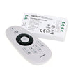 Kit que incluye controlador RF 2.4Ghz + mando a distancia para tiras de blanco dual CCT. Puede realizar el control de cuatro zonas diferentes y realizar los grupos y combinaciones que se requieran. Funciona a través de un receptor de RF que dispone de un radio de acción de 30 metros.