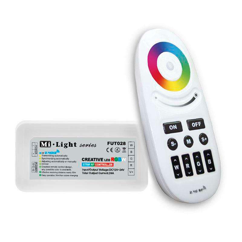 Completo controlador con botonera y control remoto RF. Permite controlar el color y la intensidad de los distintos canales de forma independiente de las diferentes luminarias RGBW (Tiras led RGB y/o RGBW) de 12/24VDC y 6A por canal conectadas. 