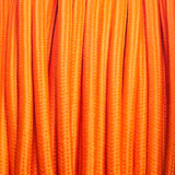 Cable eléctrico textil. Consta de dos hilos de sección 2x0,75mm y aislamiento de PVC. Capacidad de corriente de 6A.