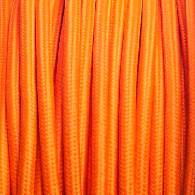 Cable eléctrico textil. Consta de dos hilos de sección 2x0,75mm y aislamiento de PVC. Capacidad de corriente de 6A.