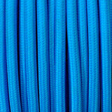 Cable eléctrico textil. Consta de dos hilos de sección 2x0,75mm y aislamiento de PVC. Capacidad de corriente de 6A.