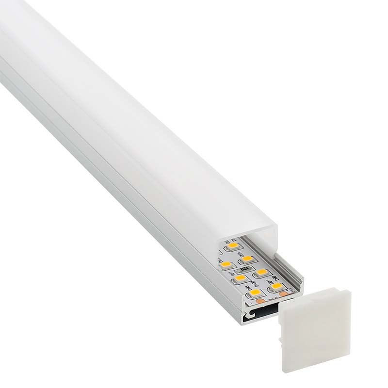 Kit que incluye perfil de aluminio ALKAL, cubierta opal y tapas laterales. Para proteger y ocultar las tiras led, lo que permite realizar instalaciones profesionales, limpias y con estilo.