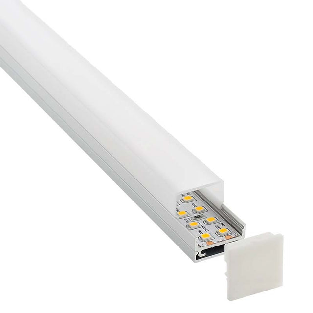 Kit que incluye perfil de aluminio ALKAL, cubierta opal y tapas laterales. Para proteger y ocultar las tiras led, lo que permite realizar instalaciones profesionales, limpias y con estilo.