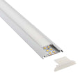 Kit que incluye perfil de aluminio, cubierta opal, clips y tapas laterales. Para proteger y ocultar las tiras led, lo que permite realizar instalaciones profesionales, limpias y con estilo.
