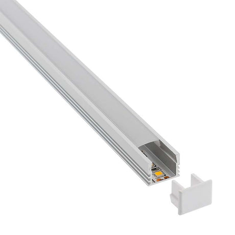 Kit que incluye perfil de aluminio, cubierta opal, clips de sujección y tapas laterales. Para proteger y ocultar las tiras led, lo que permite realizar instalaciones profesionales, limpias y con estilo.