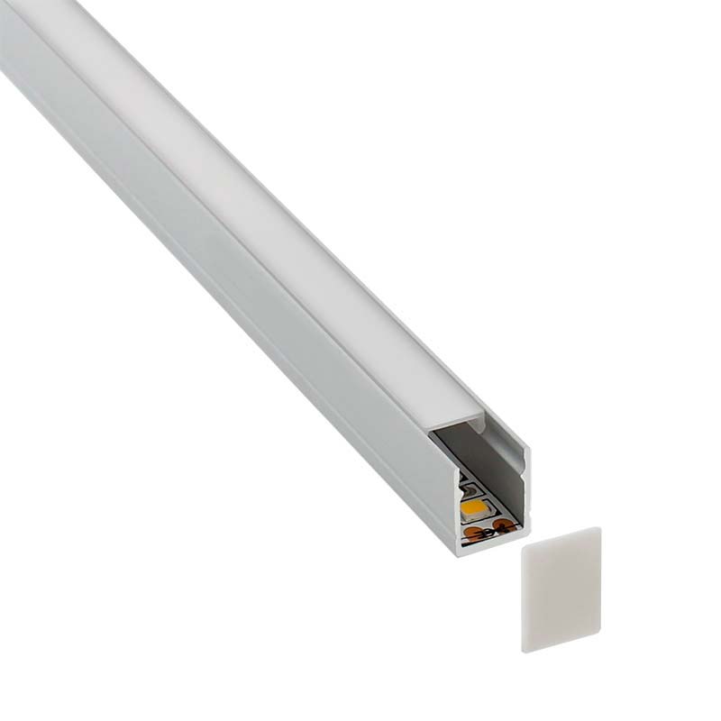 Kit que incluye perfil de aluminio, cubierta opal, clips de sujección y tapas laterales. Para proteger y ocultar las tiras led, lo que permite realizar instalaciones profesionales, limpias y con estilo.