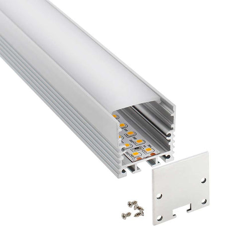 Kit que incluye perfil de aluminio, cubierta opal y tapas laterales. Para proteger y ocultar las tiras led, lo que permite realizar instalaciones profesionales, limpias y con estilo.