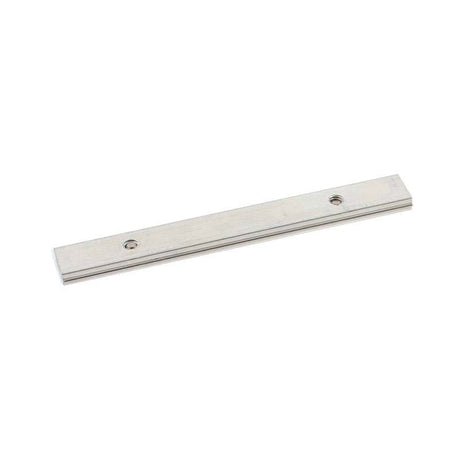 Conector para unir dos perfiles de aluminio KEN. Se ajusta en el interior, incluye tornillos ocultos para una fuerte sujección. Permite hacer luminarias lineales de cualquier longitud.