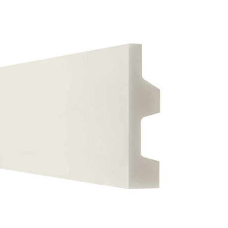 Moldura fabricada en poliestireno extruido diseñada para instalación de iluminación lineal led. La combinación entre los perfiles de aluminio, molduras de poliestireno y tiras led, ofrecen un acabado distinguido a tus proyectos más exigentes.
