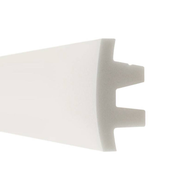 Moldura fabricada en poliestireno extruido diseñada para instalación de iluminación lineal led. La combinación entre los perfiles de aluminio, molduras de poliestireno y tiras led, ofrecen un acabado distinguido a tus proyectos más exigentes.