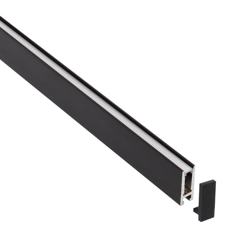 Perfil de aluminio lacado en color negro mate de 2 metros de longitud para instalaciones profesionales. Con el nuevo perfil PHANTER se consiguen impresionantes composiciones en iluminación suspendida que realzan cualquier espacio.