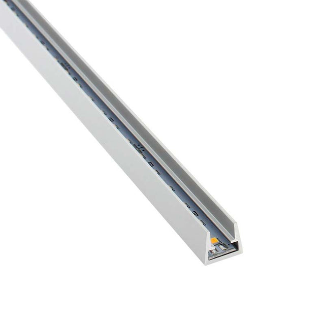 Perfil de aluminio PC para aplicaciones con metacrilato óptico, permite ocultar las tiras led, lo que permite realizar instalaciones profesionales, limpias y con estilo.