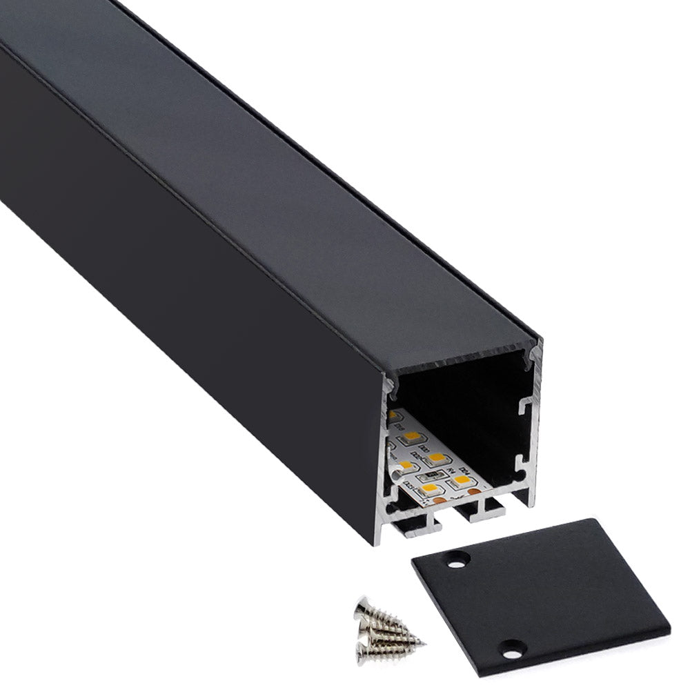 Kit que incluye perfil de aluminio de color negro, cubierta negra y tapas laterales. Para proteger y ocultar las tiras led, lo que permite realizar instalaciones profesionales, limpias y con estilo.